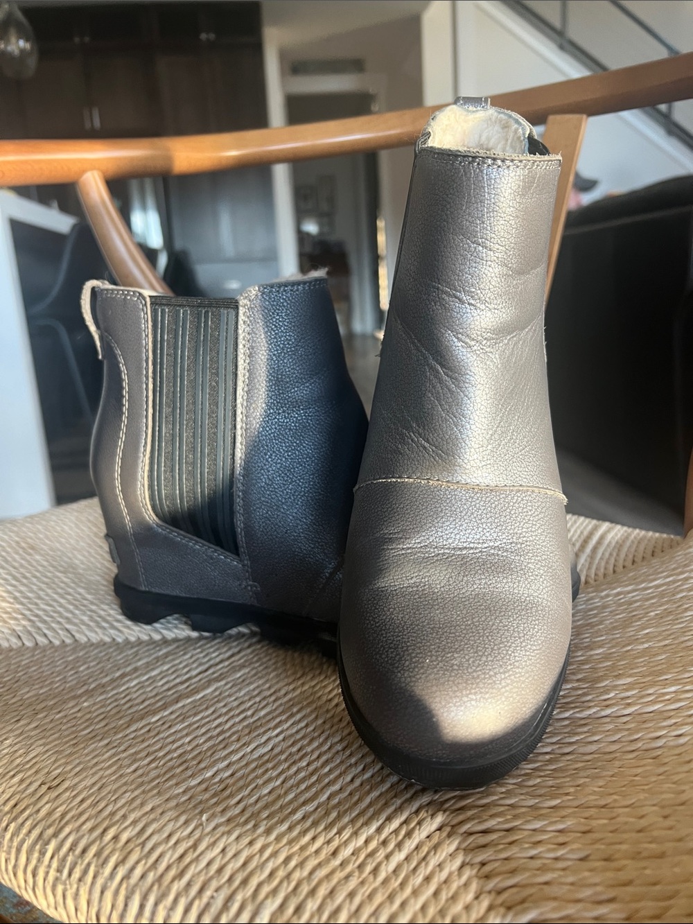 Women's Metallic Grey Chelsea Booties - Unbranded